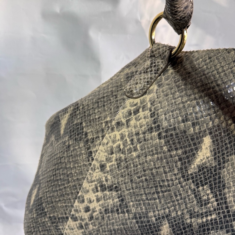 Michael kors // grey, black snake print shoulder tote with crossbody strap - Picture 8 of 11